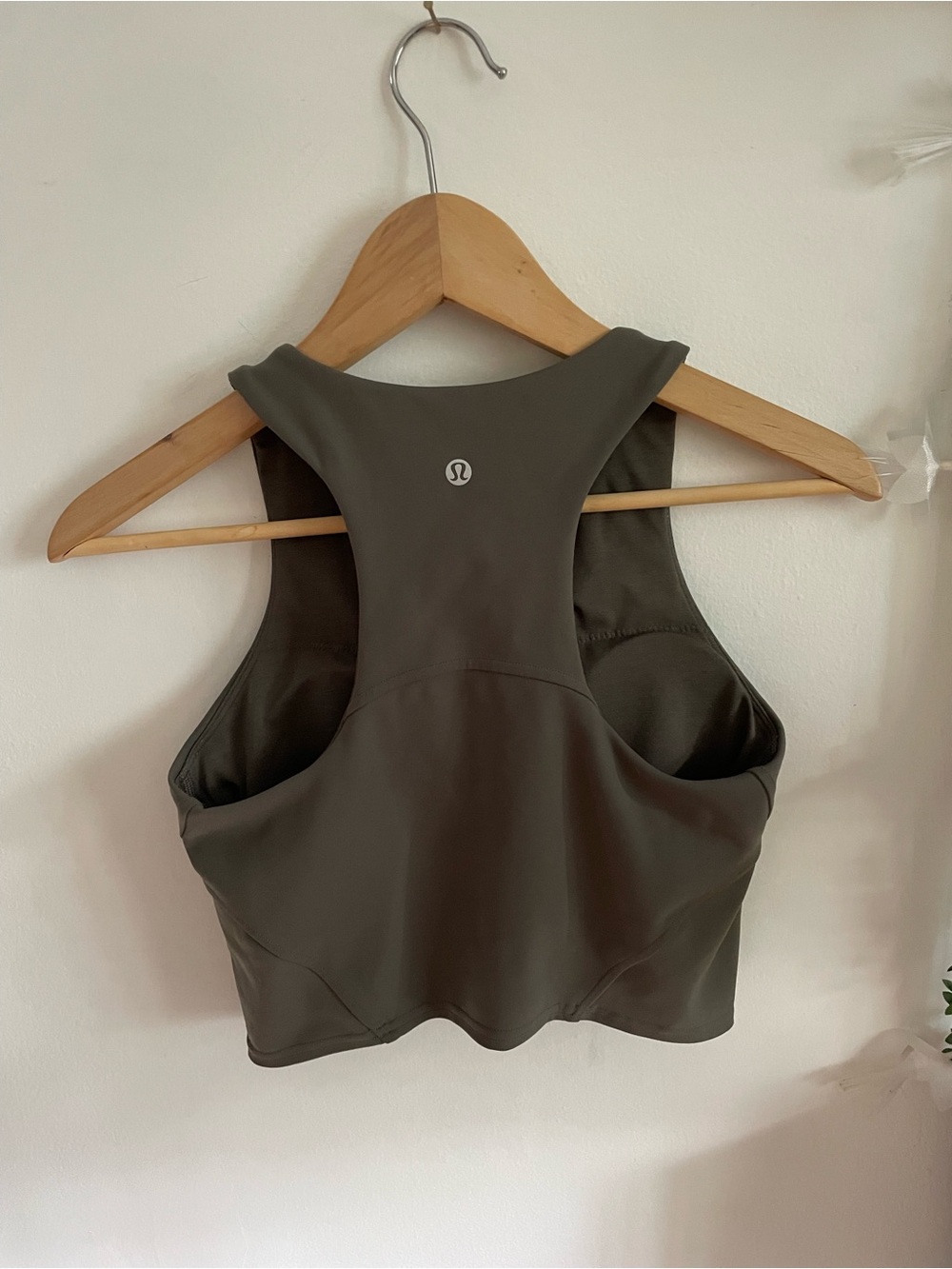 Lululemon Invigorate Training Cropped Workout Running Tank Top Carob Brown Sz 6 - Picture 7 of 9